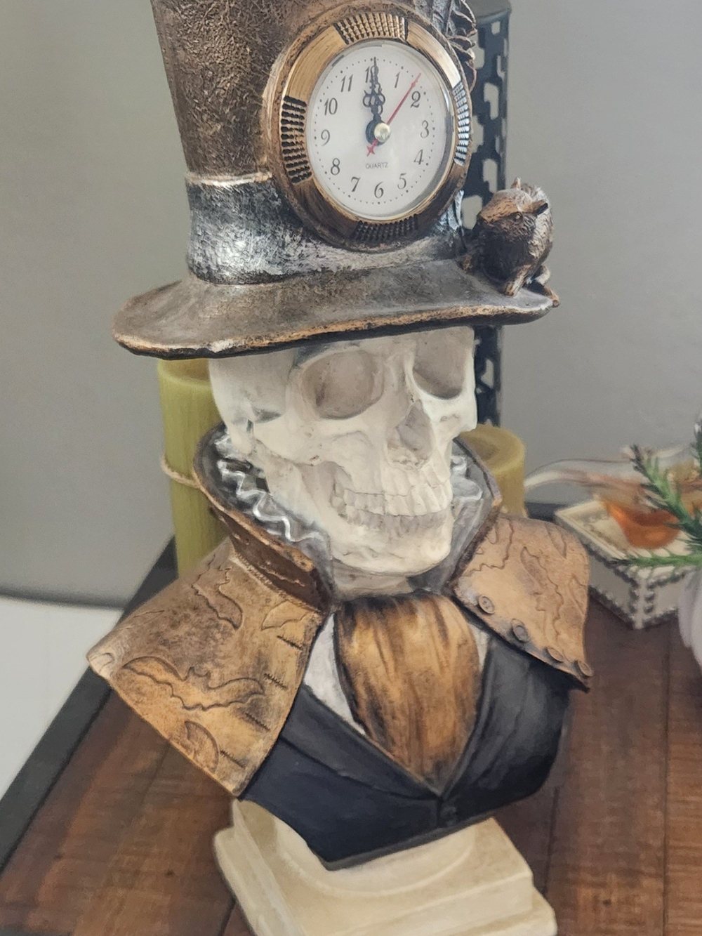 Vintage Steampunk Skull Bust Quartz Halloween Clock